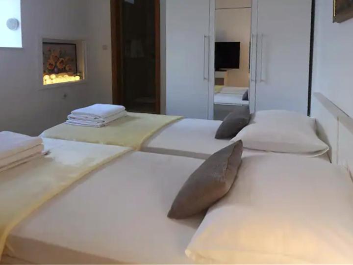 Emily Apartment Sudurad Luaran gambar