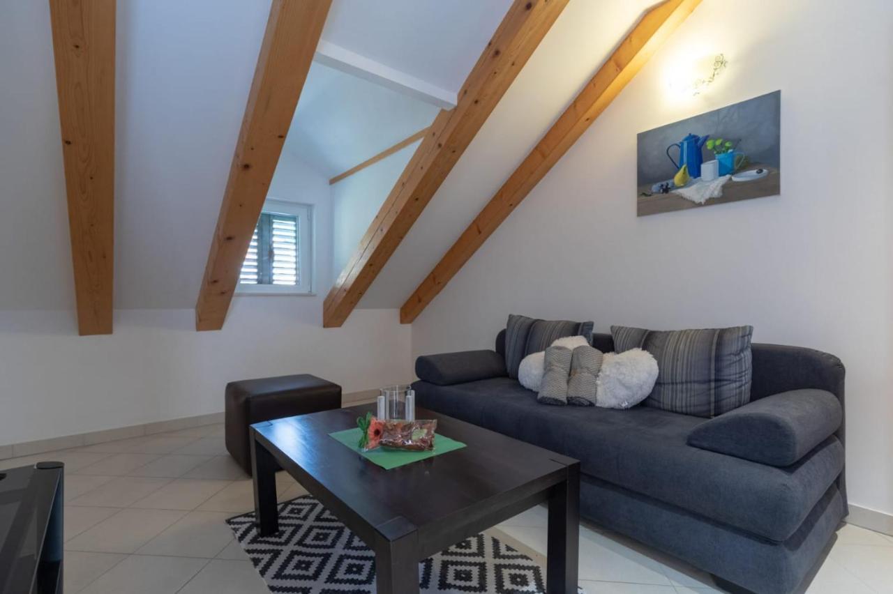 Emily Apartment Sudurad Luaran gambar